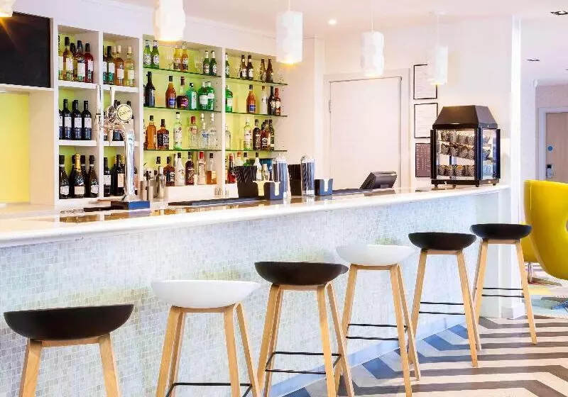 ホテル Ibis Styles London Heathrow Airport