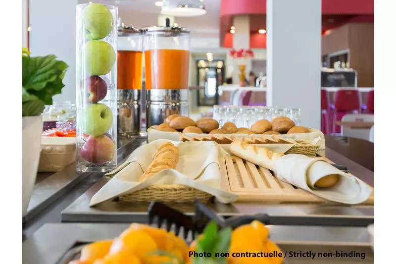 ホテル Ibis Styles London Heathrow Airport