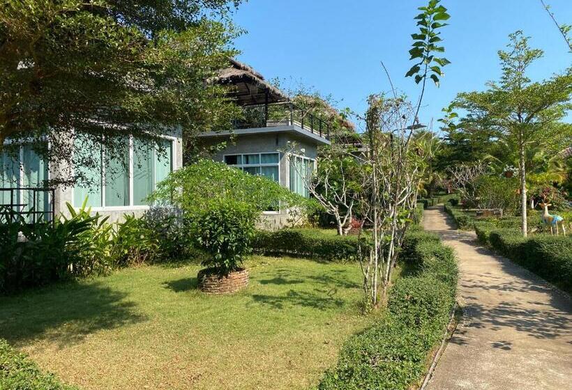 בית מלון כפרי Koh Mak White Sand Beach