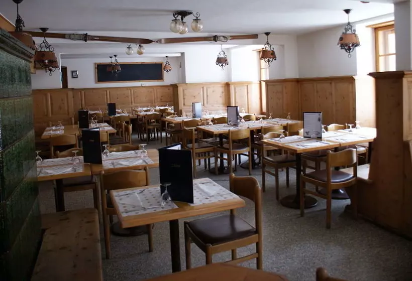 Hotelli Piz Ela