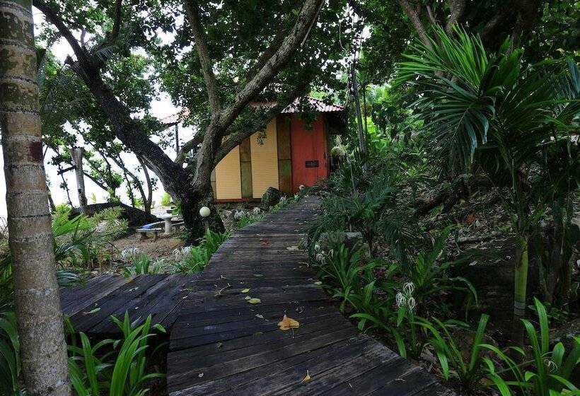 בית מלון כפרי White Sand Beach Resort