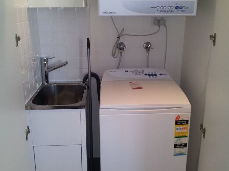 Wyndel Apartments   Clarke Street