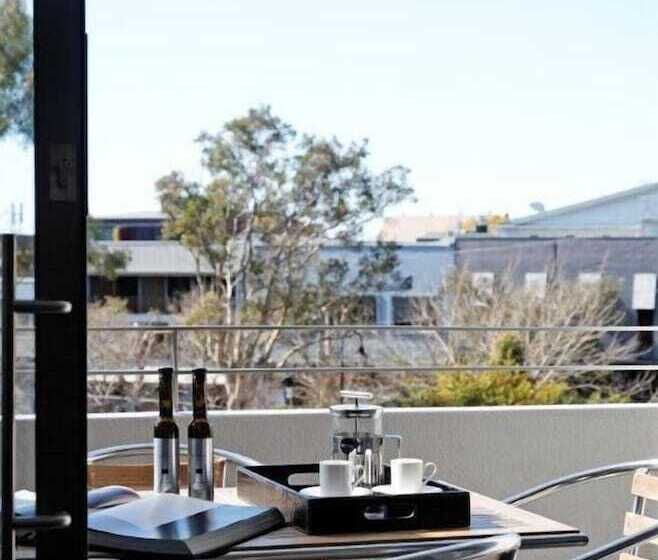 Wyndel Apartments   Clarke Street