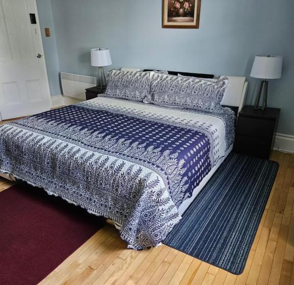 Bed and Breakfast Sunflower Guest Suites