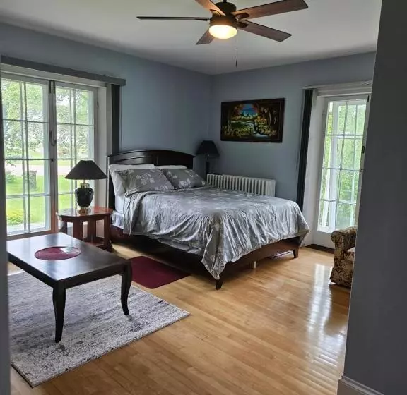 Aamiaismajoitus (B&B) Sunflower Guest Suites