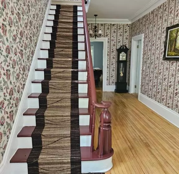 Aamiaismajoitus (B&B) Sunflower Guest Suites