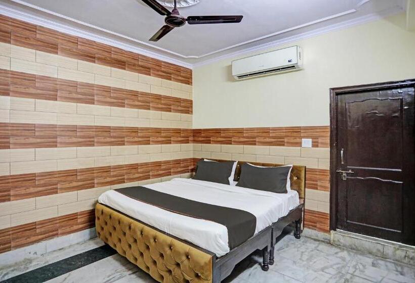 בית מלון כפרי Collection O Lux