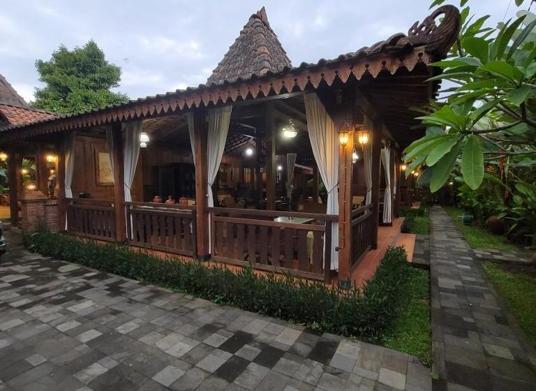 La Tavisa Hotel Borobudur