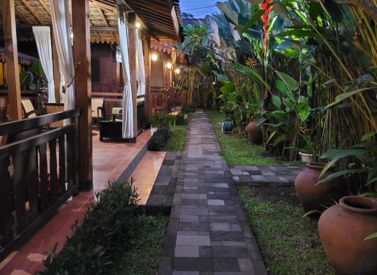 La Tavisa Hotel Borobudur