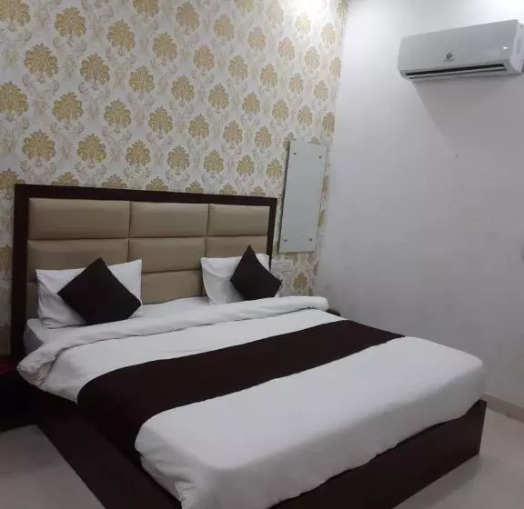 Oyo Flagship 81517 Hotel Cloud Inn