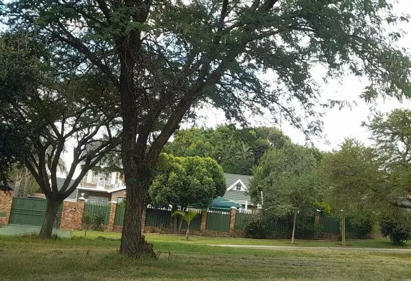 Majatalo Courtlyguesthouse