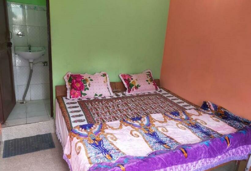 Общежитие Mamta Palace By Stayapart