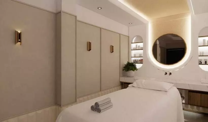 هتل The Chancery