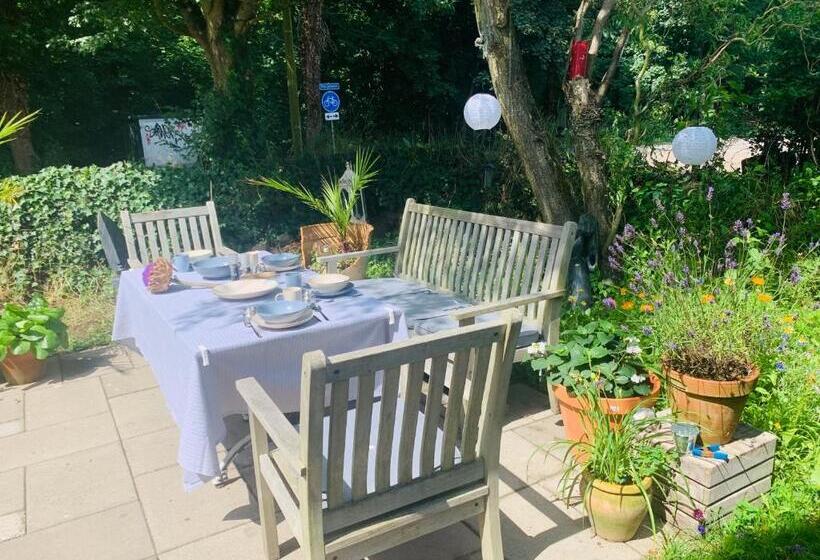 膳宿费 Balsemien Logies