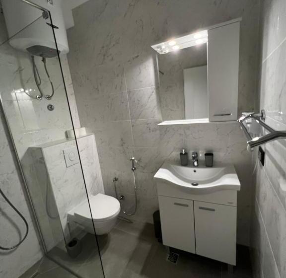 پانسیون Villa Symphony