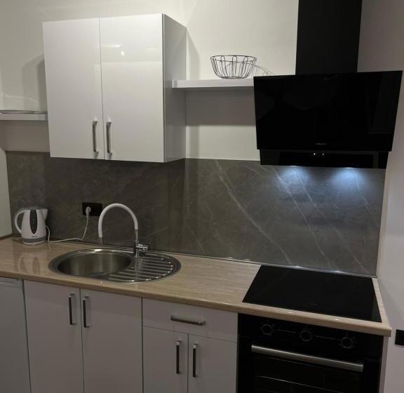 پانسیون Villa Symphony