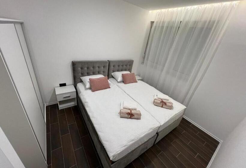 پانسیون Villa Symphony