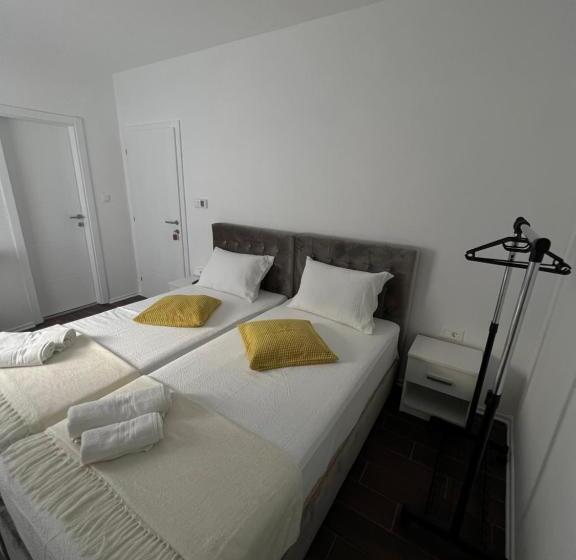 پانسیون Villa Symphony