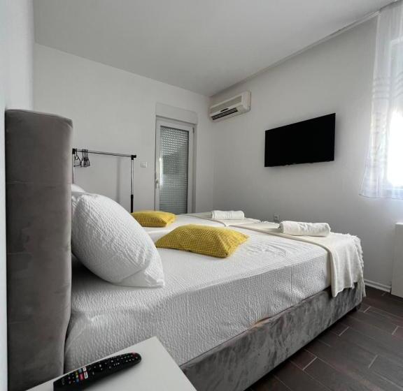 پانسیون Villa Symphony