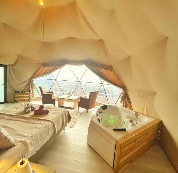 リゾートホテル Green World Glamping