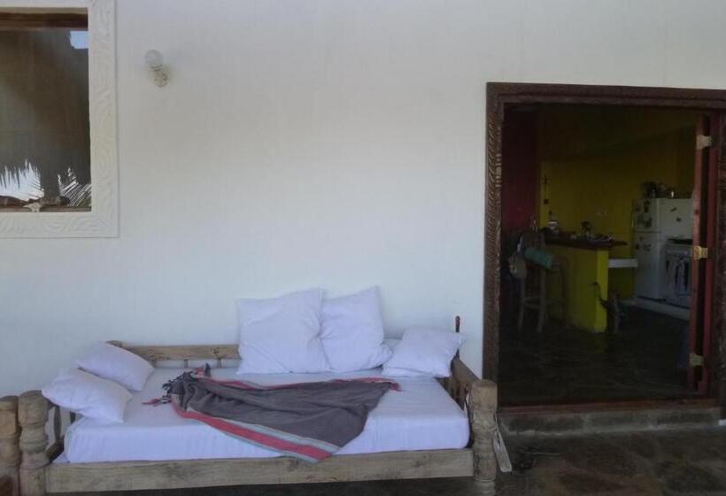 تختخواب و صبحانه Kipepeo Guest House