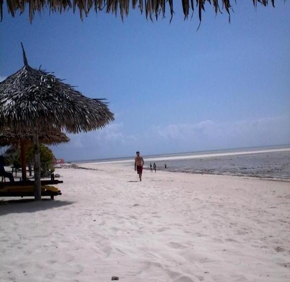 تختخواب و صبحانه Kipepeo Guest House