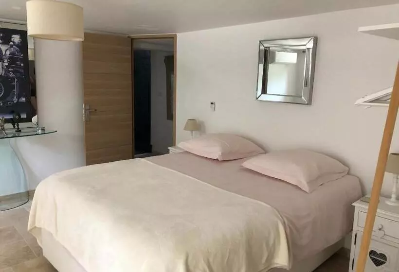 ベッドアンドブレックファースト Très Belle Chambre D Hôte à La Chapelle Sainte Anne