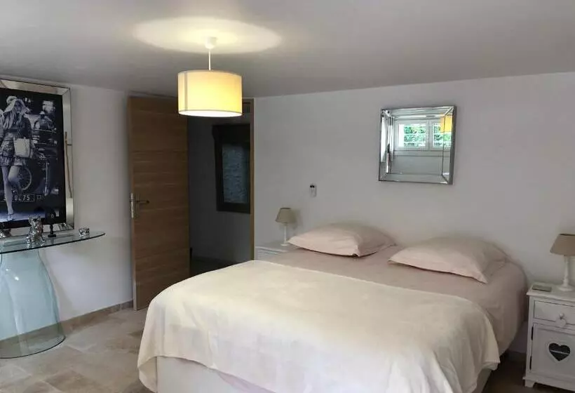 ベッドアンドブレックファースト Très Belle Chambre D Hôte à La Chapelle Sainte Anne