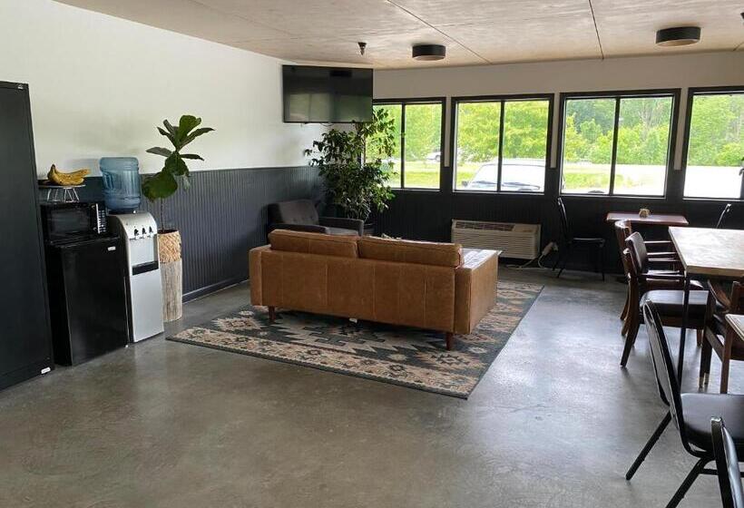 فندق The Hemlock Inn