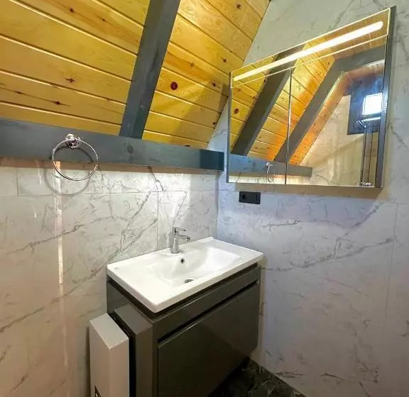 Aamiaismajoitus (B&B) Varya Tatil Köyü