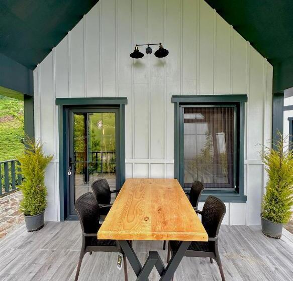 ベッドアンドブレックファースト Varya Tatil Köyü