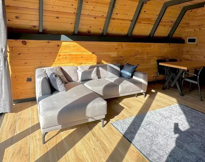 Aamiaismajoitus (B&B) Varya Tatil Köyü