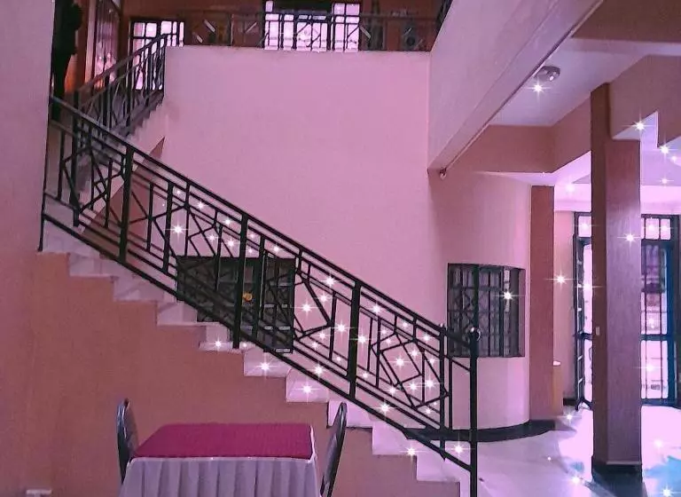 هتل Deckar City B&b