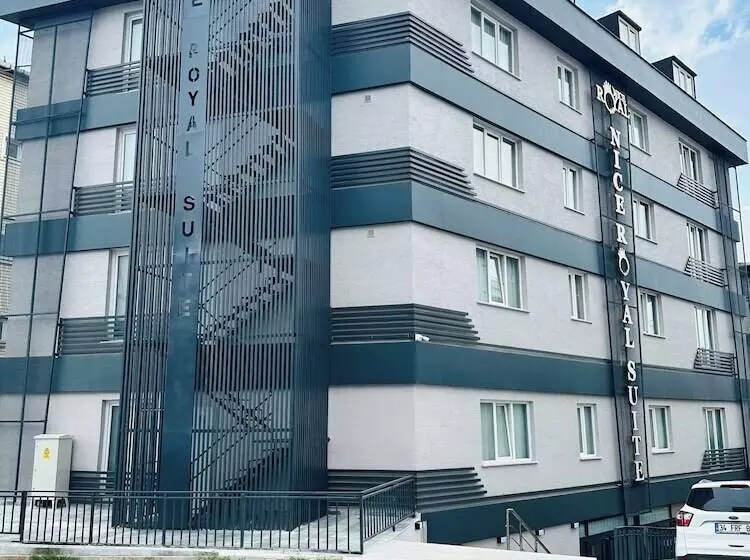 ホテル Nice Royal Suite