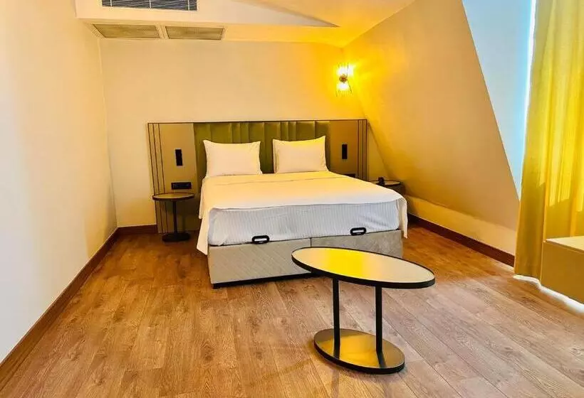 ホテル Nice Royal Suite