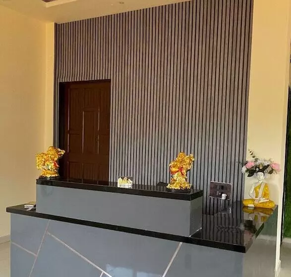 Hotelli Sandcastle Beach Resort