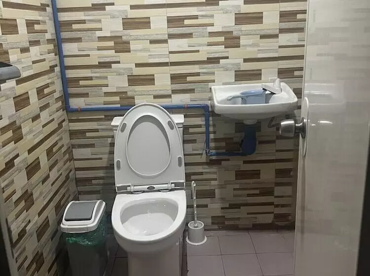 ユースホステル The Backyard Inn