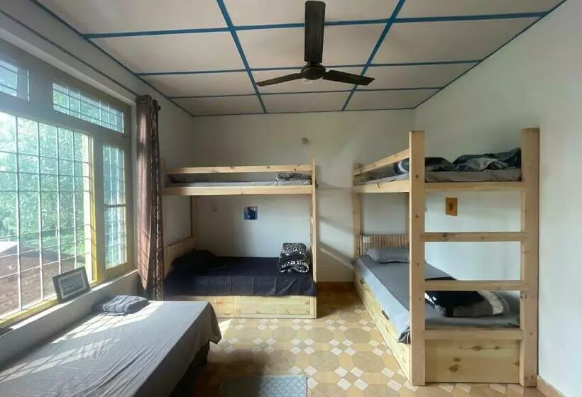 ユースホステル Vedants Home Stay Rooms And Dorms