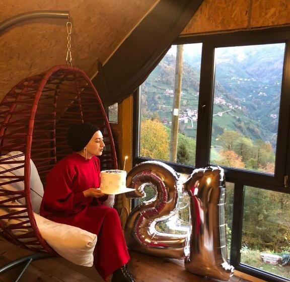 مبيت وإفطار Camelli̇a Dağ Evleri̇