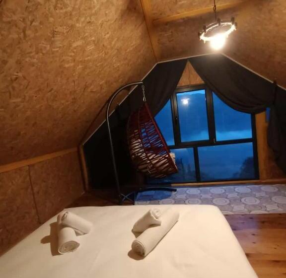 مبيت وإفطار Camelli̇a Dağ Evleri̇