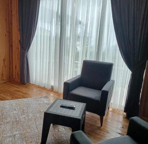 مبيت وإفطار Camelli̇a Dağ Evleri̇