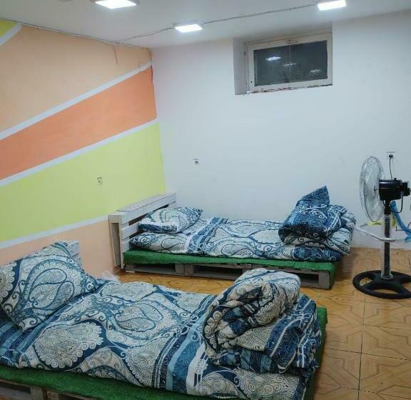 Ciaan Hostel And Cafe