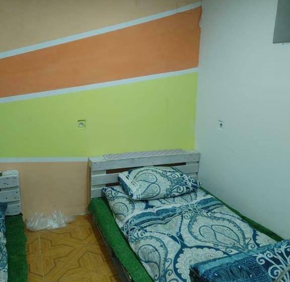 Ciaan Hostel And Cafe