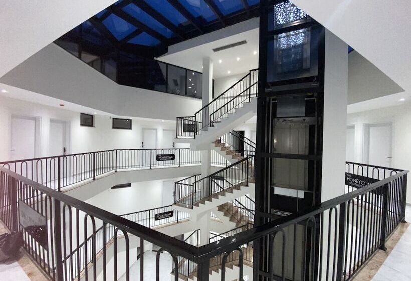 هتل The Honeycomb Boutique