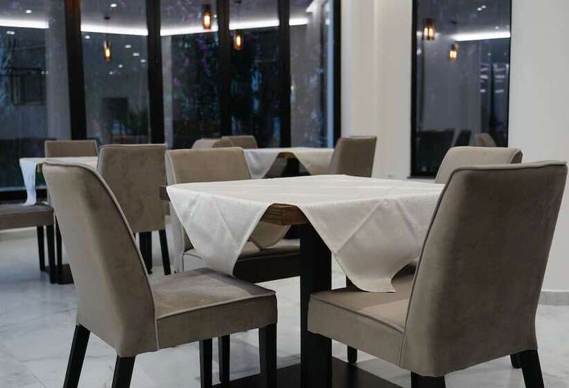 هتل The Honeycomb Boutique