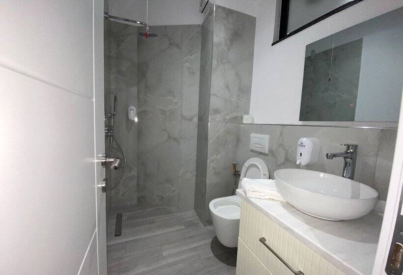 هتل The Honeycomb Boutique