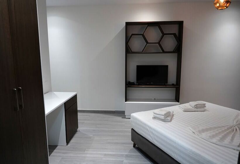 هتل The Honeycomb Boutique