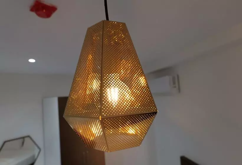 هتل The Honeycomb Boutique