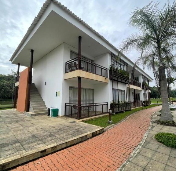 Lake House Resort Country Club & Spa