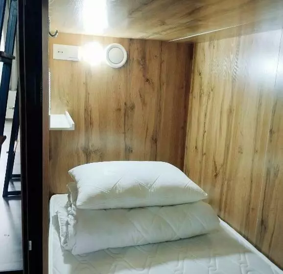 Salma Capsule Hostel